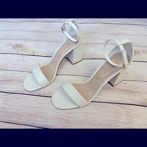 Aldo Etesia Size 8.5  3” inch White Heels
